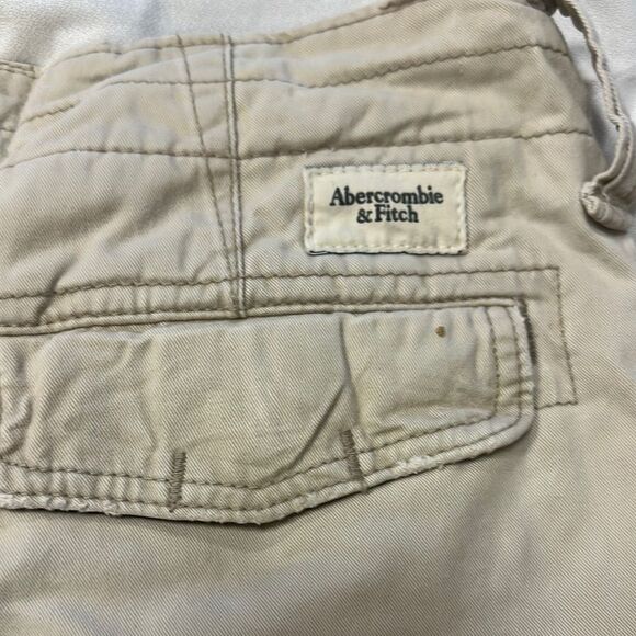 Abercrombie & Fitch Tan Cargo Shorts Relaxed Fit - Picture 4 of 5